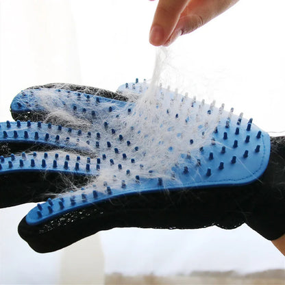 Gentle Groomer: Cat Grooming Glove & Hair Brush Remover for Easy Shedding Control!
